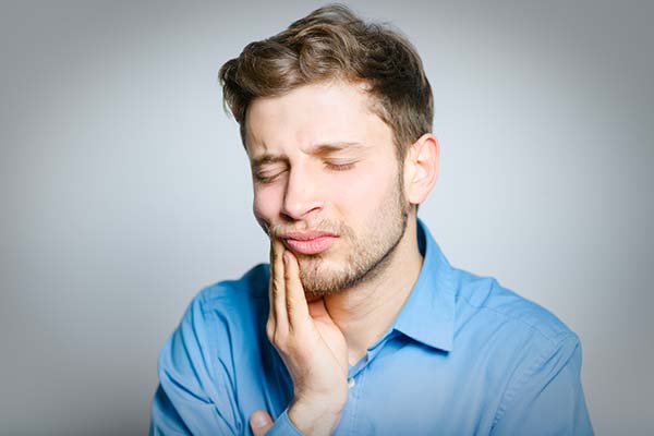 When To See A Periodontist For A Tooth Extraction
